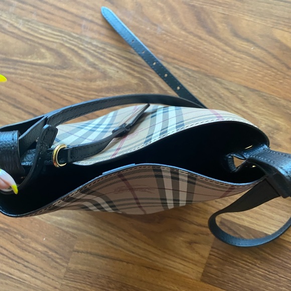 Leather and Haymarket check crossbody bucket bag in black. - Picture 4 of 5